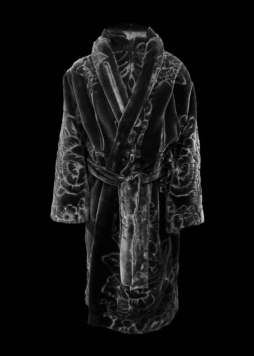 moredaddypls's tweet photo. @oberynmrtll Daddy Robes is quite comfortable 

https://t.co/yKv1dMBMXX https://t.co/824qhSHwGC