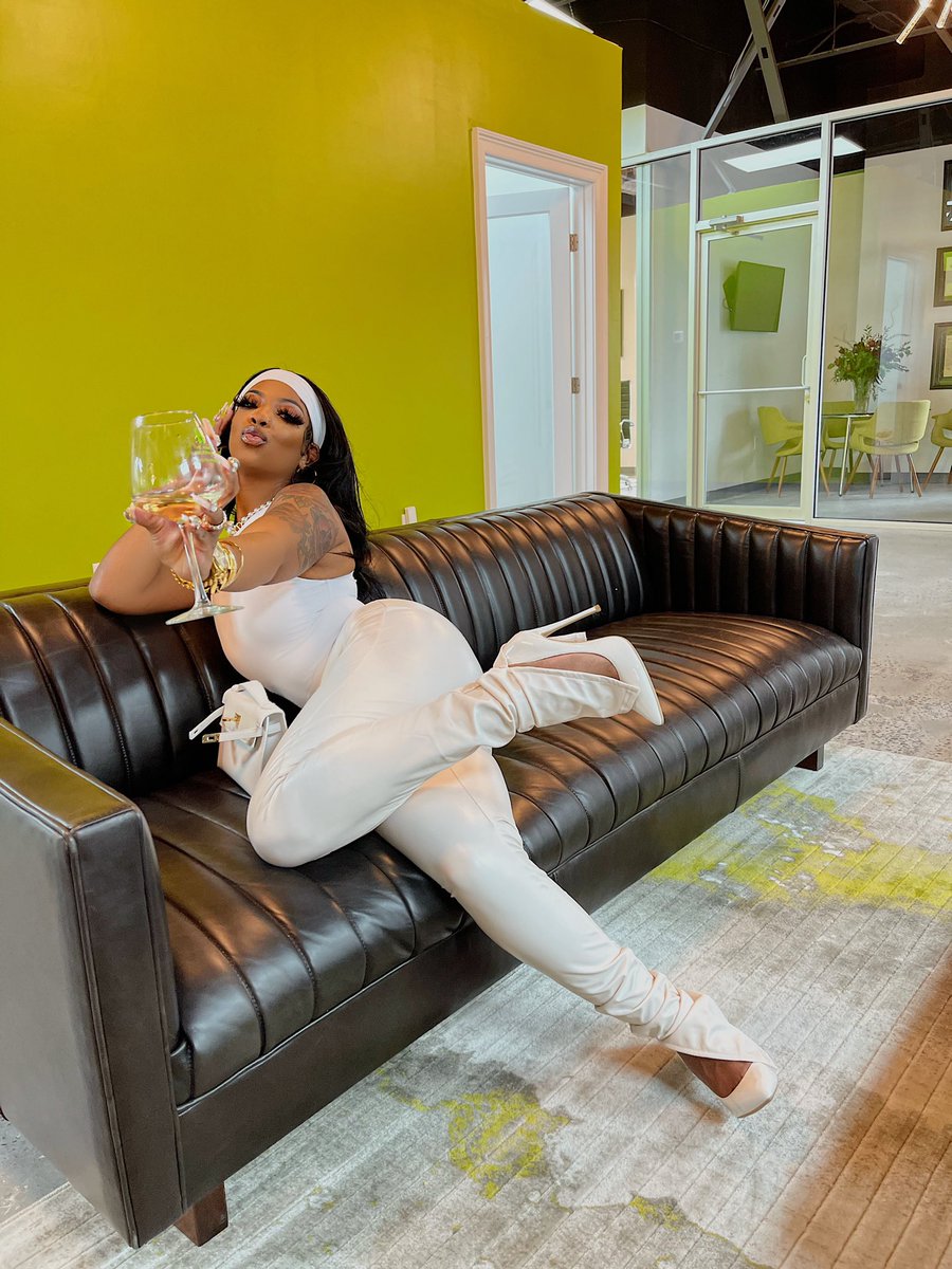 dearra tweet picture