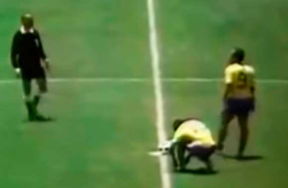 , Pelé : 50 anecdotes incroyables sur le roi du football Eu3W7ImXEA4Mqcl, UN TRUC DE FOOT