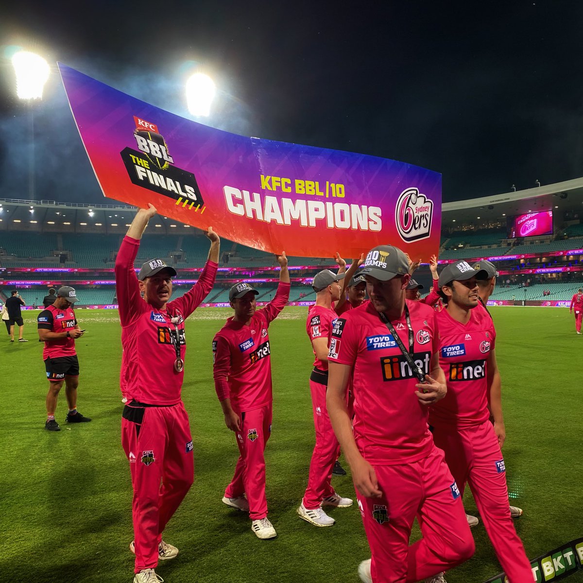 🏆📸 <a href="/SixersBBL/">Sydney Sixers</a> #BBL10