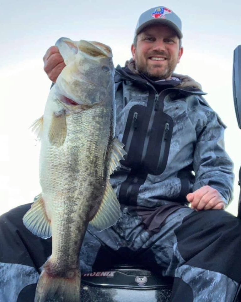 Realtree's tweet image. What a fish to start the year off 🔥 

🎣 Weight: 8.59

 #Realtree #RealtreeFishing #FroggToggsFish