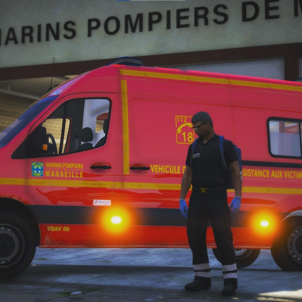 🟦⬜ Après plusieurs mois d'absence, je remets mon uniforme de Marins pompiers et reprends mon service au CsLouvain.
Ce fut un plaisir de retrouver tout mes équipiers👍 à Marseille