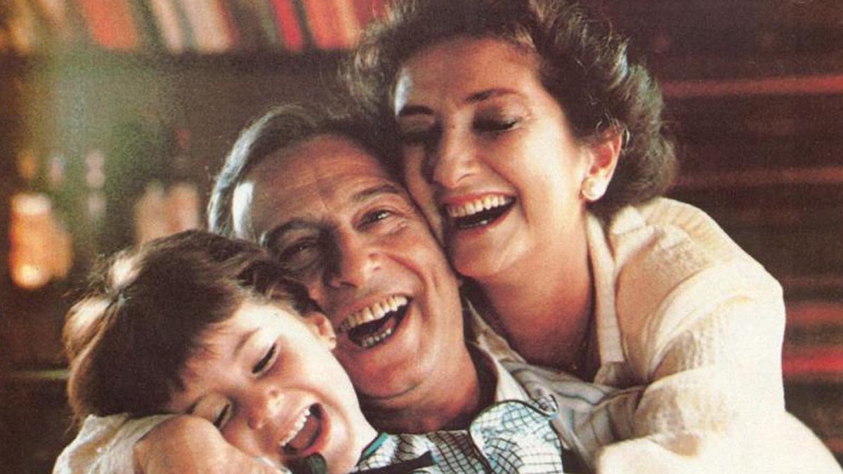 L'Histoire officielle (1985) - EspagnolAída BortnikFilm argentin qui a gagné l'Oscar du Film international en 1986 et l'interprétation féminine à Cannes en 1985. Ce film traite de la fin de la dictature en 1983 et les enfants volés.