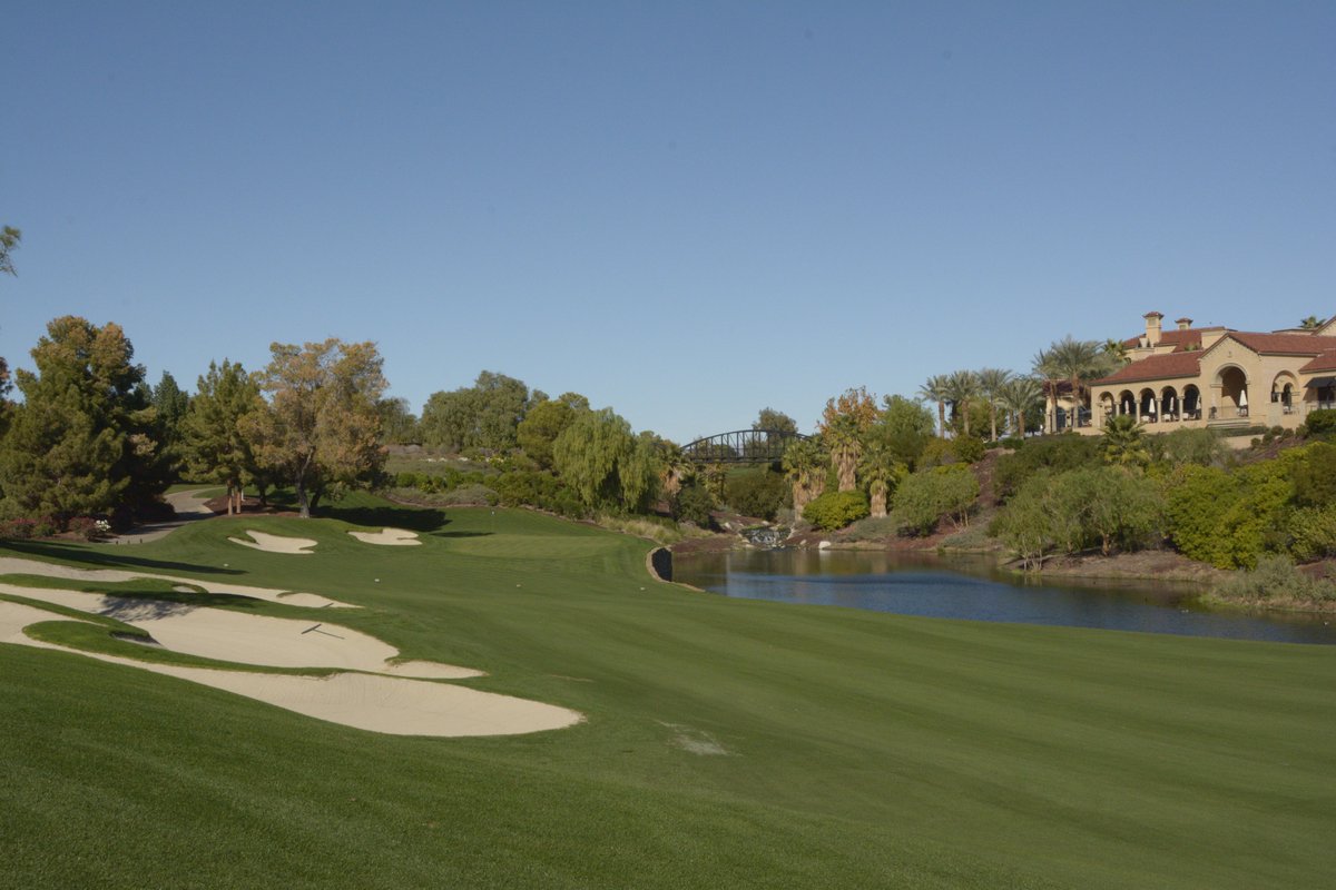TheJerryGolf's tweet photo. Golf course inspiration 🏌️ #TheJerryGolf https://t.co/lQqGmHdyup