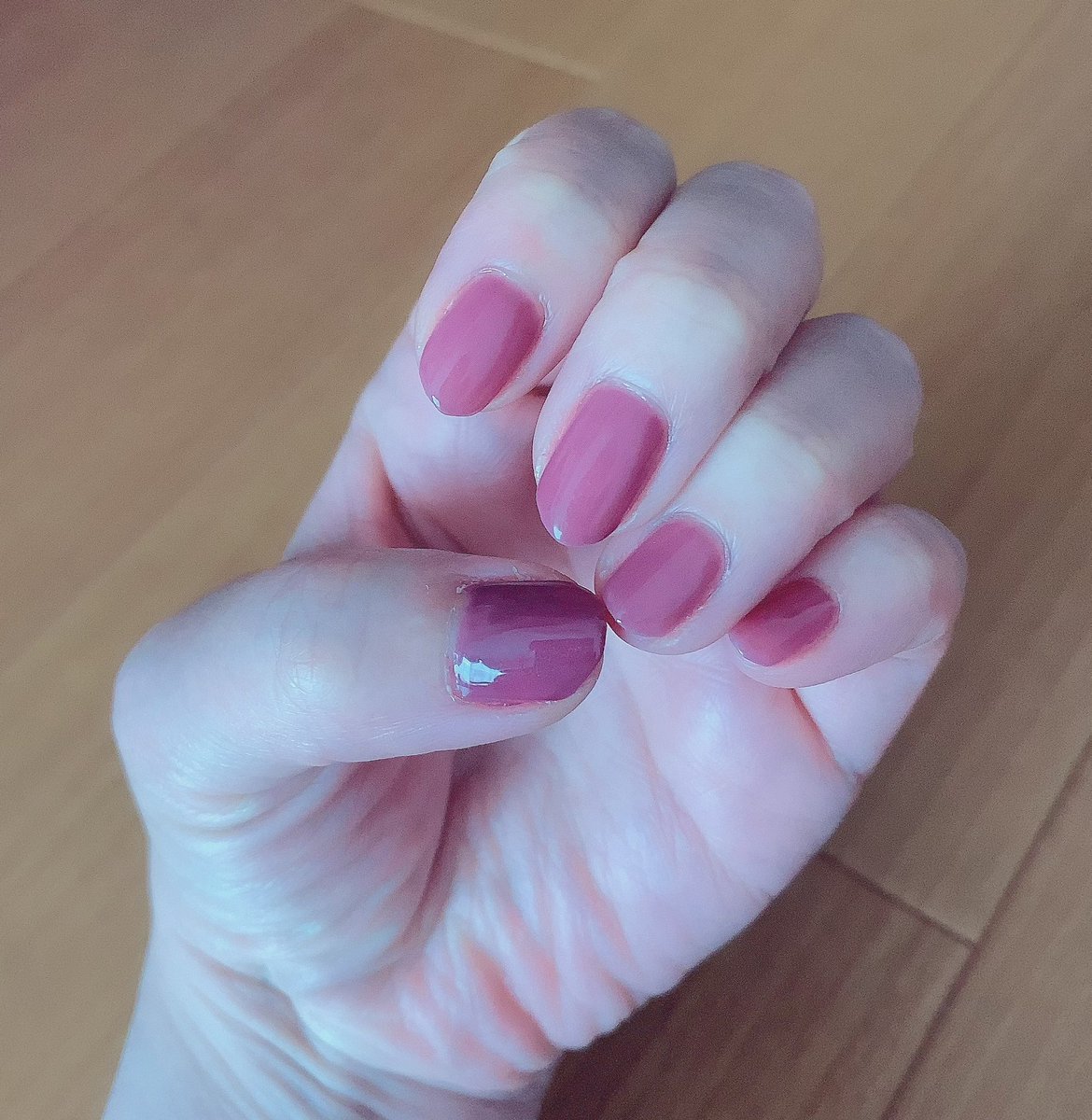 yue_lune_tsuki's tweet photo. #HOMEI #ne117 #RoseDevil #ne134 #DarkRed ベタ塗りしたー
#myfavorite #自己満足ネイル https://t.co/a7GhhJgwb8