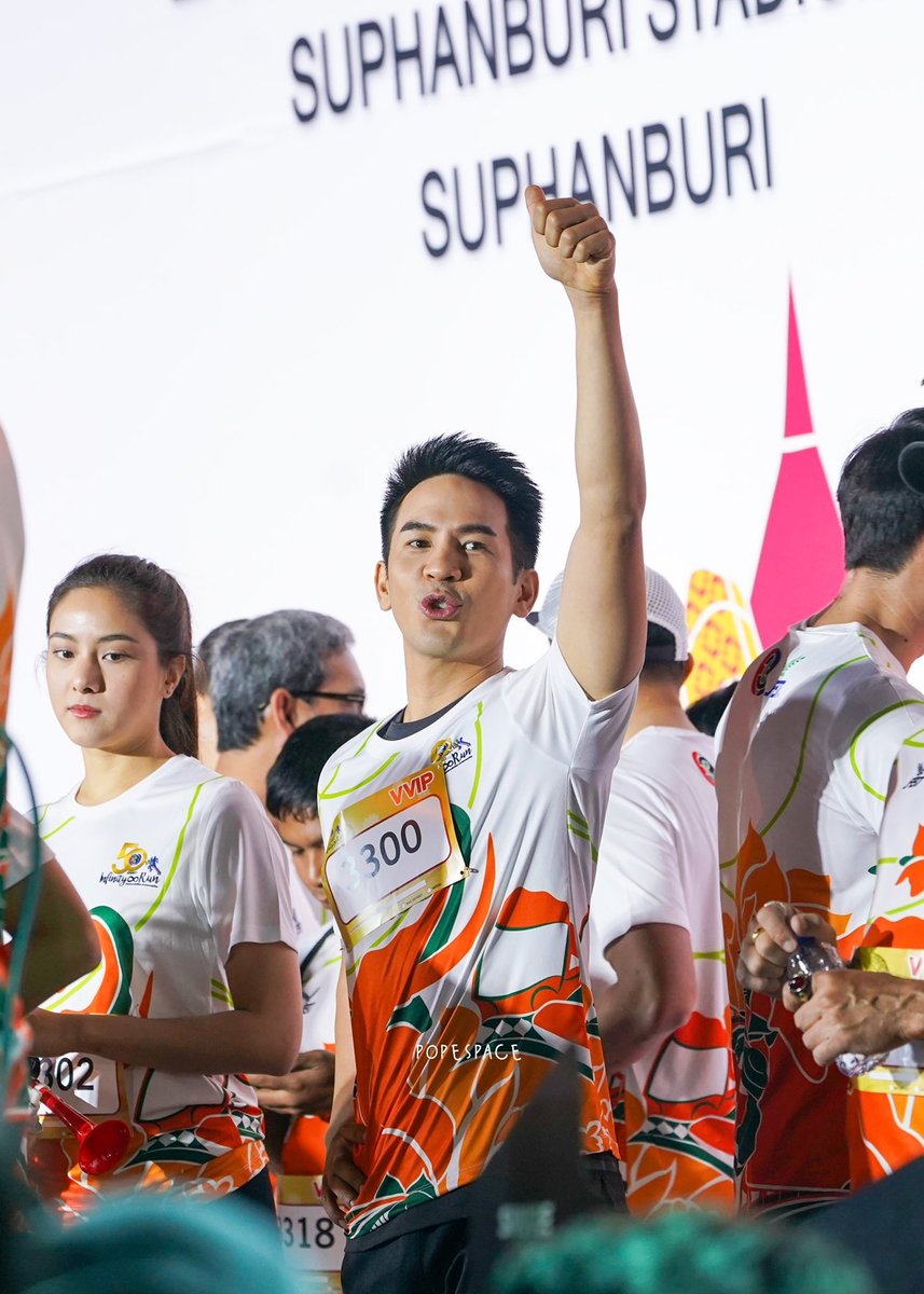 duanyongza's tweet photo. คิดถึง ความขิง ความหอบ ความแกรนด์ของส้มส้มกับลุงของเขา #ch3infinityrunxPOPE
#popezaap https://t.co/OhLxsFxTDn