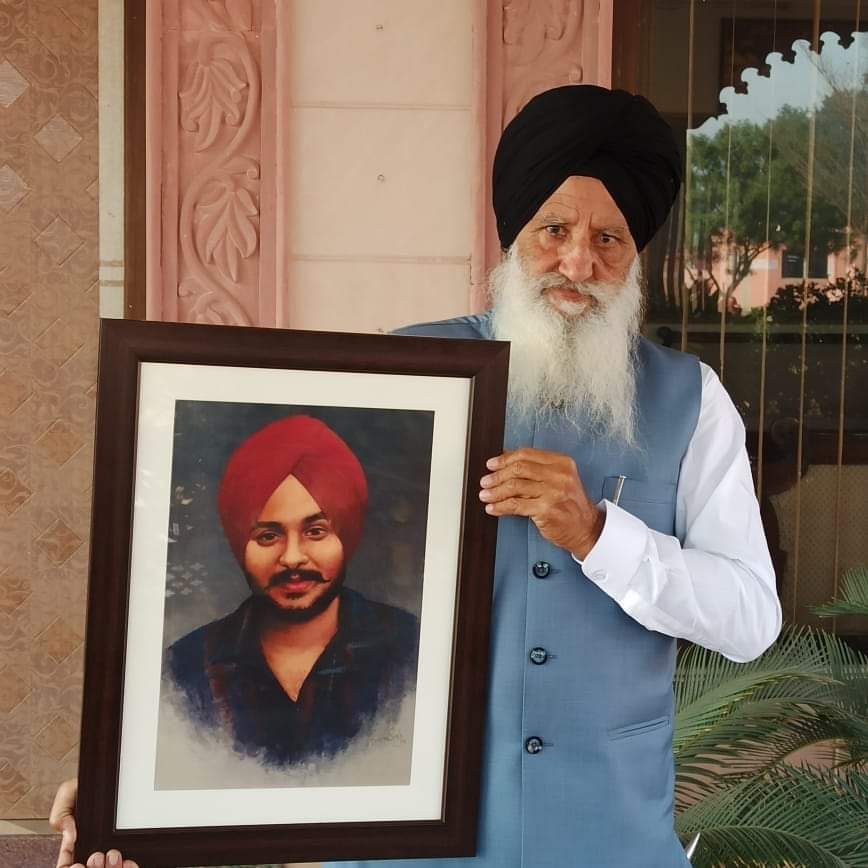 papalpreetsingh's tweet photo. ਸ਼ਹਾਦਤ 'ਤੇ ਮਾਣ: ਸ਼ਹੀਦ ਨਵਰੀਤ ਸਿੰਘ ਦੀ ਤਸਵੀਰ ਨਾਲ ਸ਼ਹੀਦ ਦੇ ਦਾਦਾ ਜੀ ਸ੍ਰ. ਹਰਦੀਪ ਸਿੰਘ ਡਿਬਡਿਬਾ
#farmersprotest https://t.co/ErlXUCIb0p