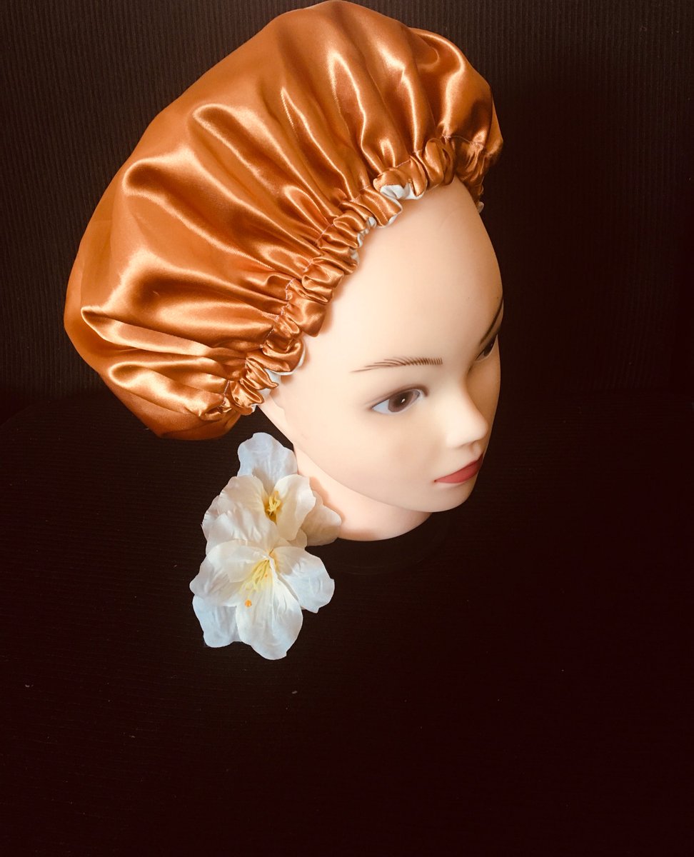 KelaSignatures's tweet photo. Have you gotten your hair bonnets yet?
More colours coming soon ππππ
Small- R100
Medium/large- R120
#sheabutter #hairoil #hairgrowthoil #duduosun #africanblacksoap #blacksoap #chebe #chebepowder #karkar #karkaroil #southafrica #johannesburg https://t.co/VbYOLFdiF8