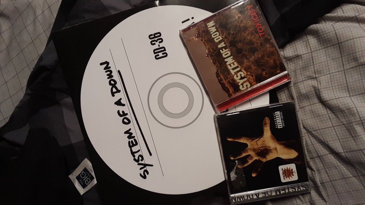 AlexLCarpenter's tweet photo. Can y'all tell my favorite band is @systemofadown ? https://t.co/XIIxvCw2mA