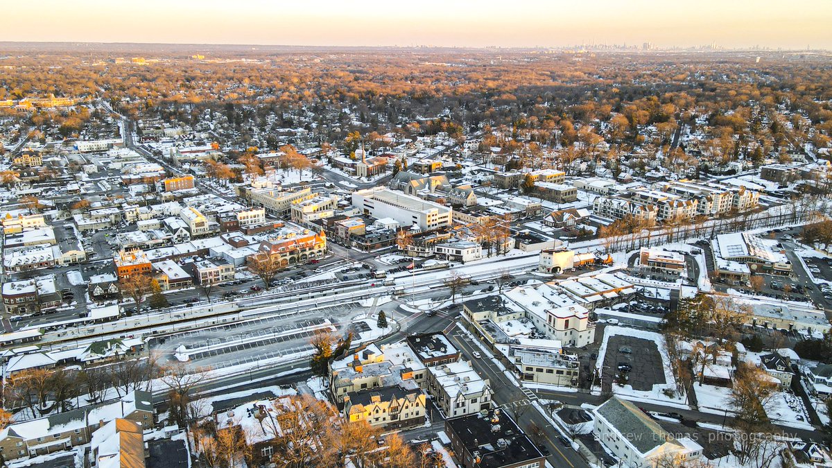 andrewthomas___'s tweet photo. Can’t wait for a clear day to really see that skyline!

#skylines #snow #northjersey #bergencounty #ridgewoodnj #dronephotography #djimavicair2 #dji #nyc #jerseyviews #winter #february #sunsets #andrewthomasphotography

https://t.co/8TiaTkmKMX https://t.co/EpjJfpMmRt