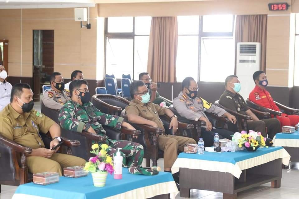 batam_kata's tweet photo. Rakornas Bersama Presiden, Jefridin Nyatakan Kesiapan Batam Cegah Karhutla

https://t.co/0JWBnvBdA1 https://t.co/5MQPXbJpga