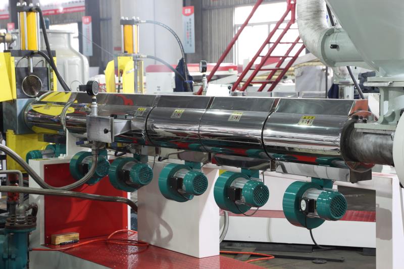 chaoxumachine's tweet image. Luggage Sheet Extruder Machinery 
cnchaoxu.com
Our extruder machine is full auto .
Our company specialized in luggage sheet extruder line since 1992
We just make higher quality machine. 
#luggageextruder
#sheetextrusionline
#ABSsheetextruderline
#PCluggagemachine