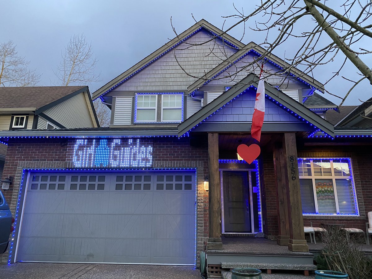 #shineyourguidinglight in Langley, BC! We’ve got our house all lit up! <a href="/girlguidesofcan/">Girl Guides of Canada</a> <a href="/BCGirlGuides/">BC Girl Guides</a>