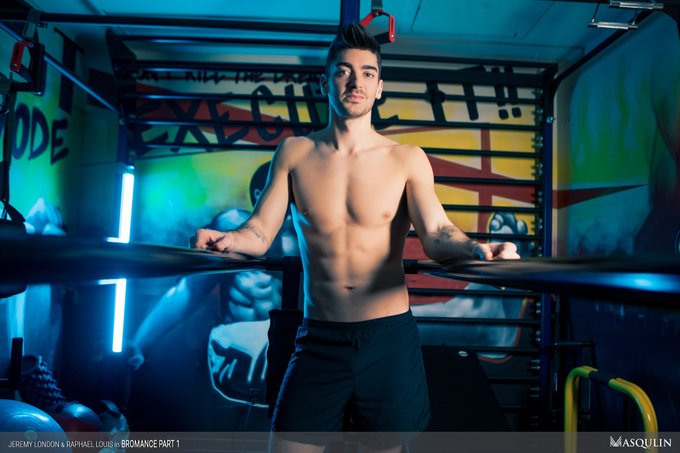 1 pic. #MancrushMonday @_RaphLouis  ??
Raphael Louis is a Sexy Québécois! Featured in @masqulinxxx "Bromance"