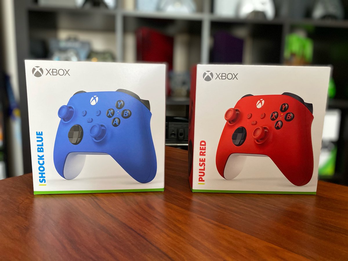 BoostyWhispers's tweet photo. Picked up this awesome new Pulse Red Xbox Series X controller today.  What a beauty!  Tell me what is your favourite controller?

#xboxseriesx #xboxpulsered #PulseRedController https://t.co/SBjn0Oemrj
