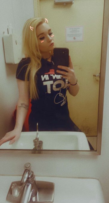 Cum pay my bills 💸🤑 https://t.co/3VSnGhPDk6