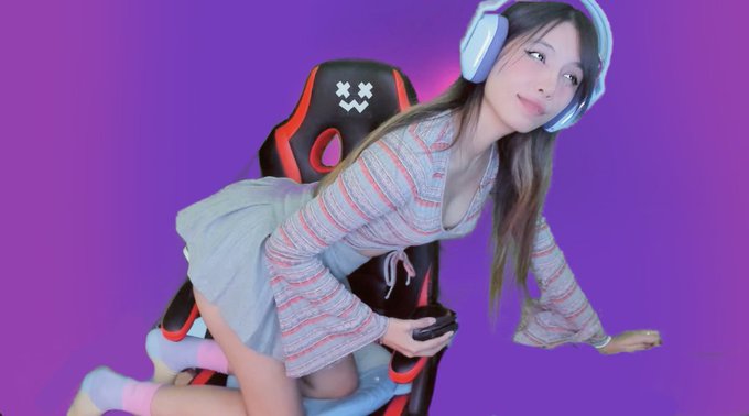 Ya estamos en stream!! owo
https://t.co/Yafnys4Jhq https://t.co/T0k6dd7Vx7