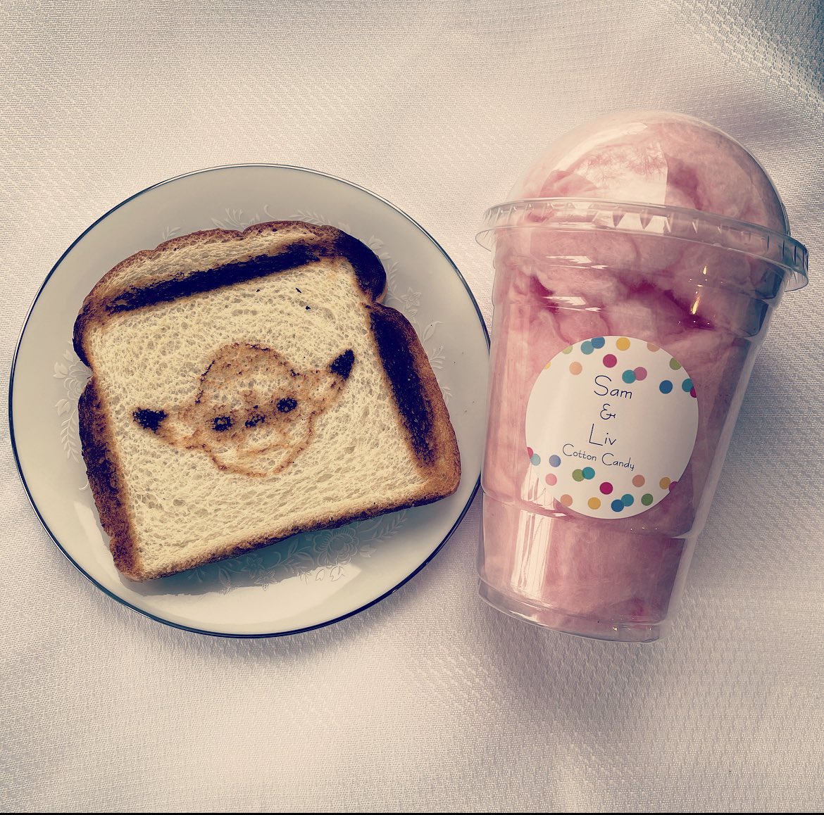 TLangkos's tweet photo. After some planning the twins decided to open a business....who knew #CottonCandy could be fun π€© Proceeds will also support #MentalHealth #Sam&LivCottonCandy #BuyLocal #ItIsGood #WeDeliver β€οΈ https://t.co/rpKEicZm0n