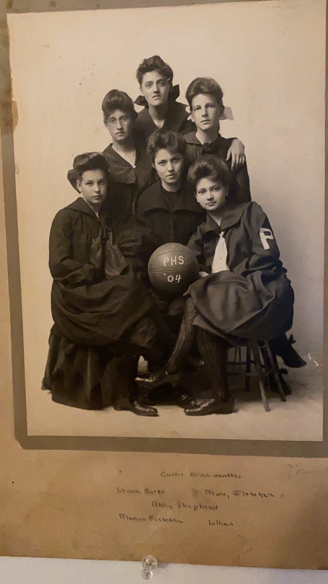 BDprincessAP's tweet photo. PHS Lady Bulldogs of 1904 https://t.co/vxzgI41jOs