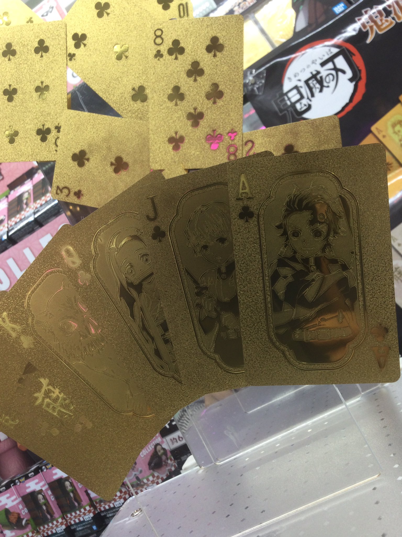 セガ赤羽 景品情報 鬼滅の刃 トランプ 鬼滅の刃がトランプに ゴールドカラーは 竈門炭治郎 竈門禰 豆子 我妻善逸 嘴平伊之助 が シルバーカラーは 煉獄杏寿郎 胡蝶しのぶ など柱たちが描かれています セガ赤羽 Sega 鬼滅の刃