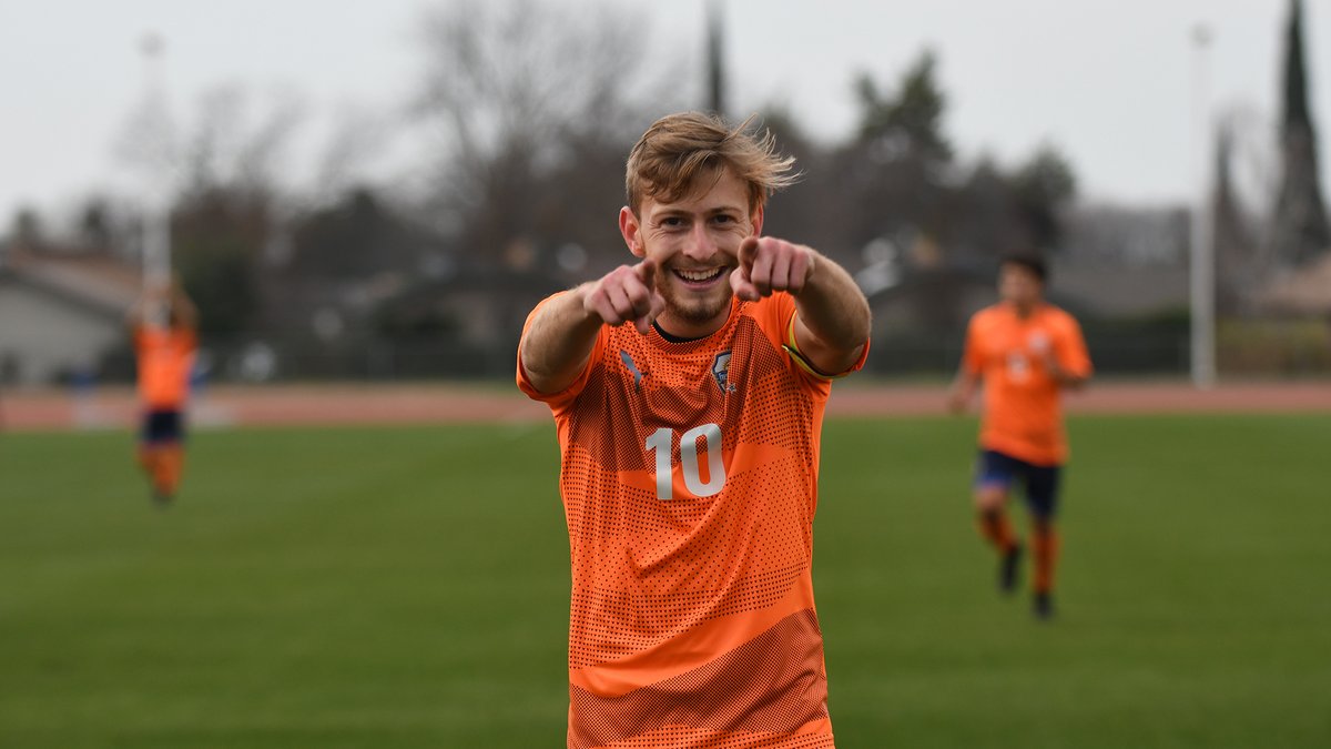fpusunbirds's tweet photo. ⚽️ | It took a golden goal from Fellipe Souza in the 97th minute, but the short-handed #FPUMSOC disposed of the Holy Names 1-0 on Monday evening.

More | https://t.co/laW03gczBT

#TeamFPU | #BackTheBirds https://t.co/prMoDdU9VL