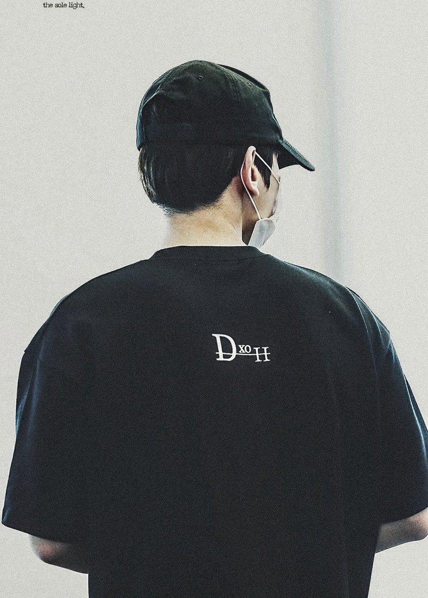 53/365More back shots byun baekhyun!