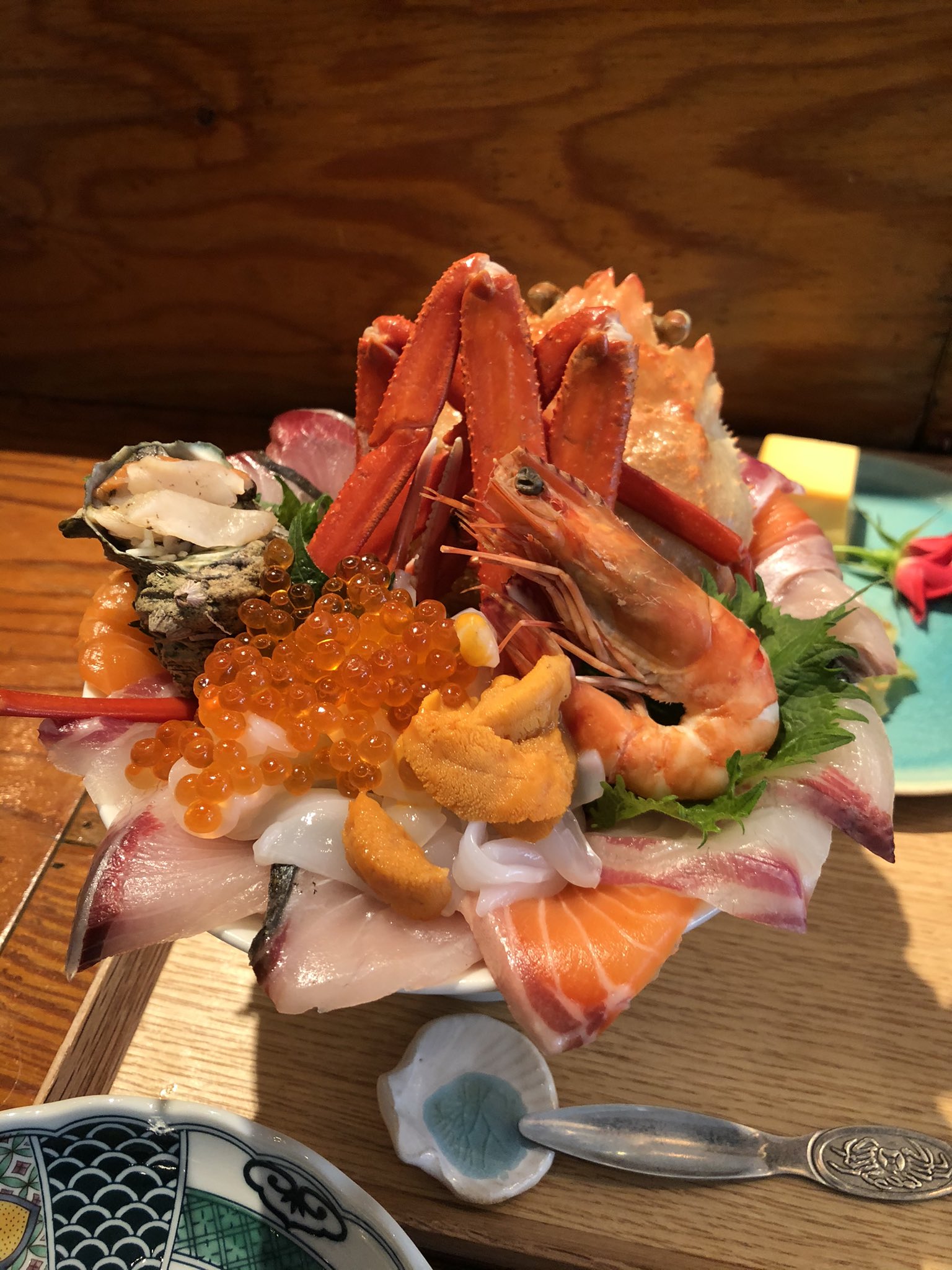 リウタ これやばくないですか ポセイ丼 限定10食なんで 行列に早く並べば 安いし 感動を味わえます 天神今泉にあるフィッシュマンというお店 福岡 天神 今泉 フィッシュマン 魚男 ポセイ丼 限定10食 限定食 海鮮丼 豪華 博多炉端