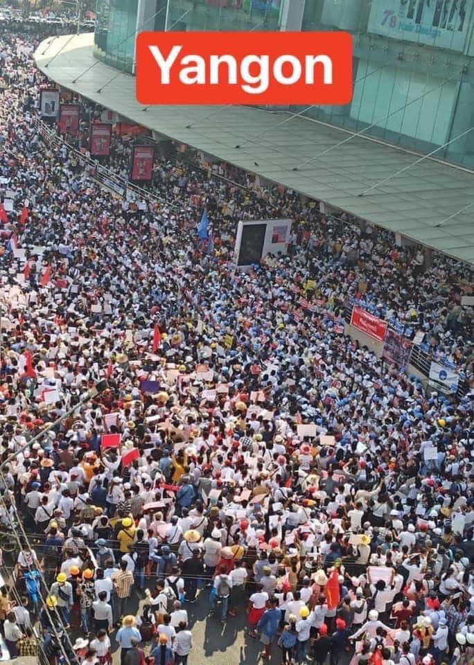 AyeMyaT70849875's tweet photo. #BurmaGeneralStrike
#WhatsHappeningInMyanmar
#22FebCoup https://t.co/iRsg4IRCxy