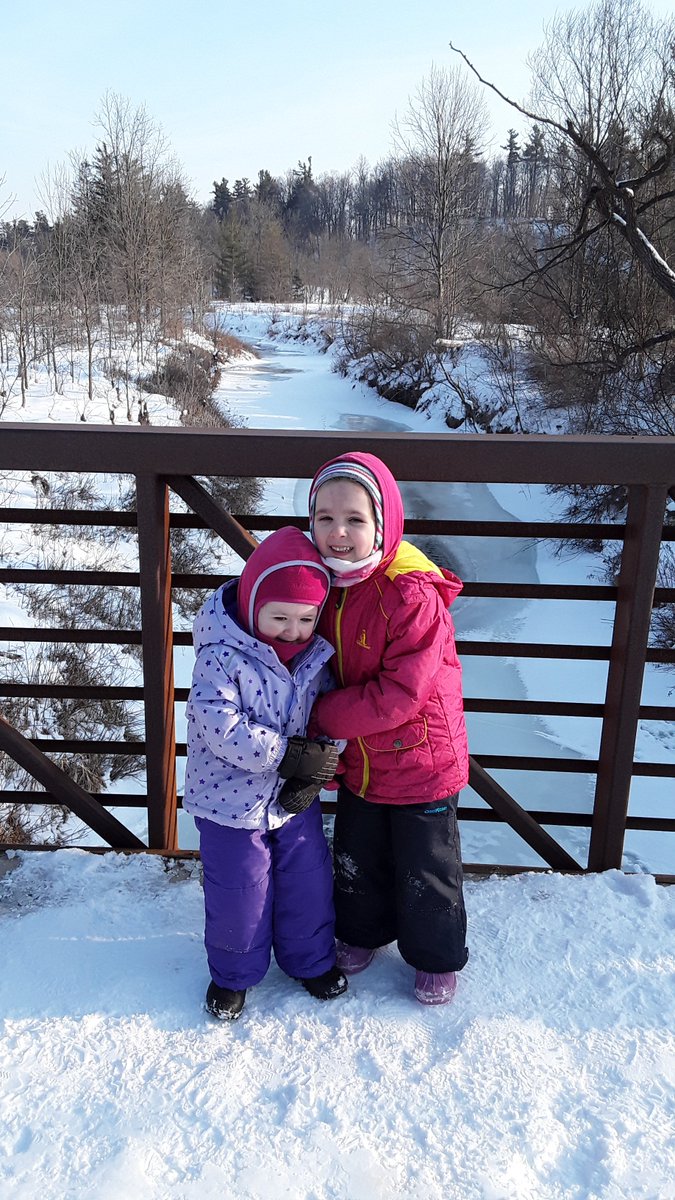Winter may not be as popular for outdoor fun but that doesn't mean we have to be cooped up indoors all the time. We bundled up and took a nice walk in the park.

#outdoorplay #naturewalk #outdoorkids #getoutside #winterplay #hiking
