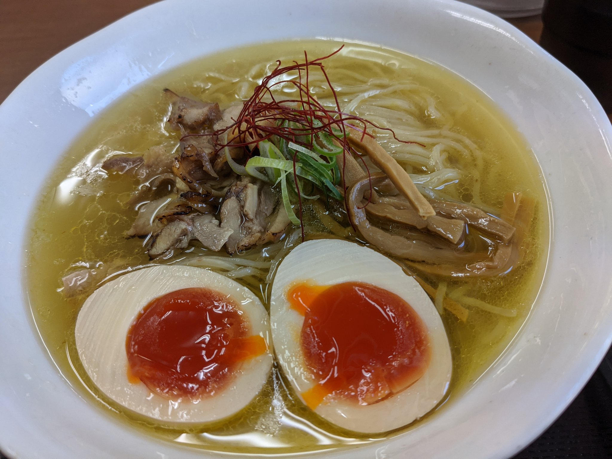 ごうこ正太郎 仙台市議会議員 青葉区 今日のお昼ごはんは時間がゆっくり取れて事務所のみんなで近所のラーメン屋さん 月光に行ってきました 鶏塩中華最高です この他にも川平 中山付近には美味しいラーメン屋さんが多くて ラーメン好きには堪ら