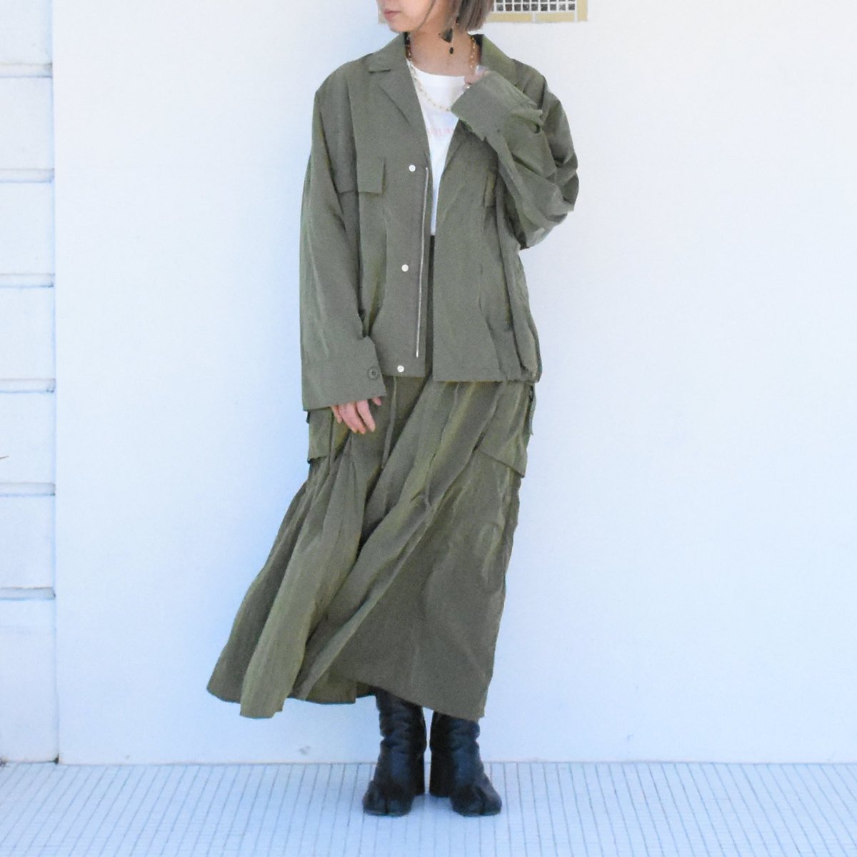 RAYdy_official's tweet photo. カサっと軽いシャイニーマットな生地感の
ナイロンJKTと、カーゴSkirt

SET UPで合わせるとさらにそれぞれの良さが引きたちます

【CHIGNON】Nylon Over Shirts JKT (2Color)
https://t.co/TW1MfuyT2t

【CHIGNON】Nylon Crago Skart (2Color)
https://t.co/Jv0Cr3XhOw https://t.co/5WtCq7Fwxn