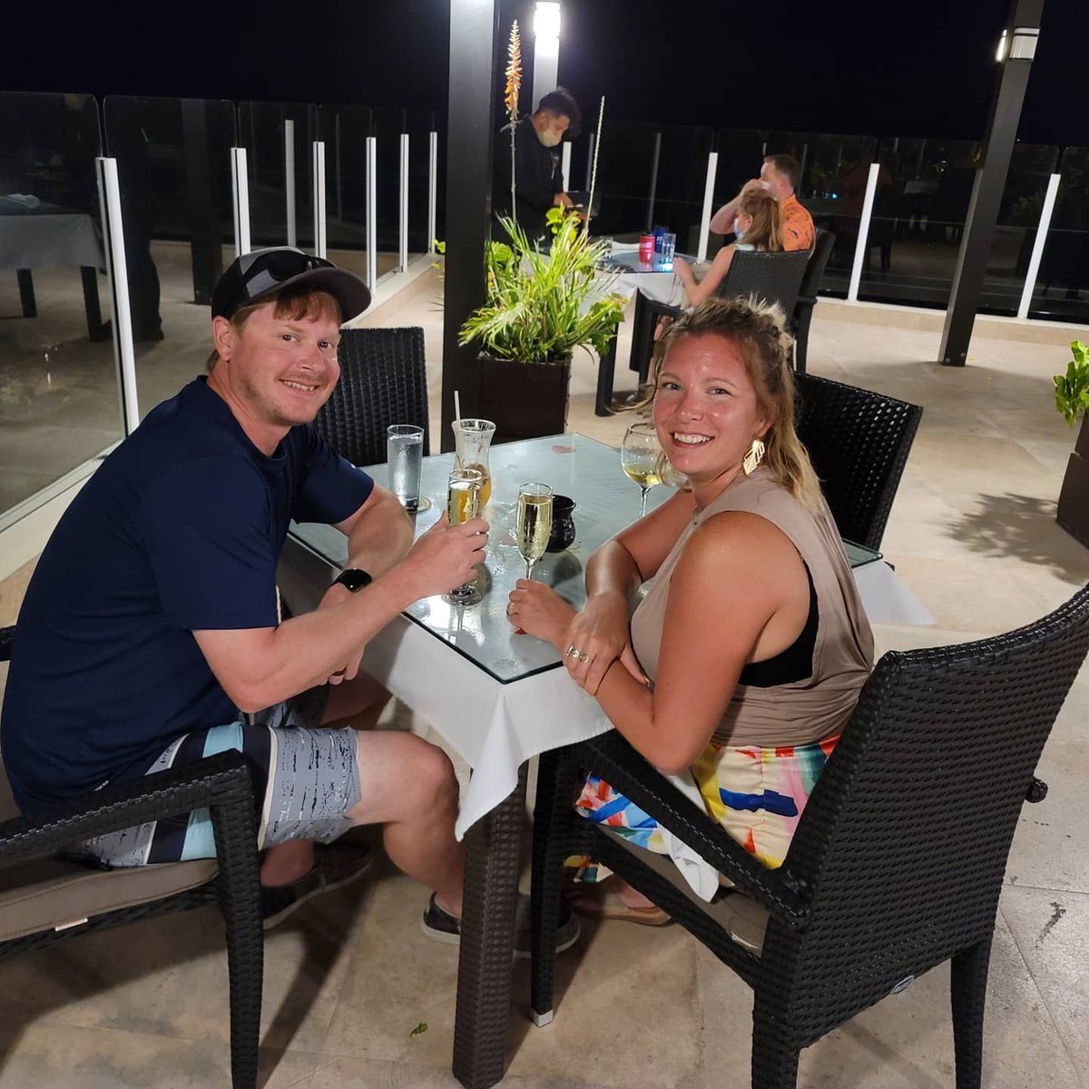 Meg_McNeese's tweet image. We&apos;ve explored San Pedro, the Rain Restaurant, the sea, and the drink menu...everywhere. Highlights - dive bars, epic seafood, laughs, art gallery, Belizean chocolate, laughs, an island traversed almost exclusively by golf carts (Q&apos;s dream).
#belize #sanpedrobelize #fruitydrinks