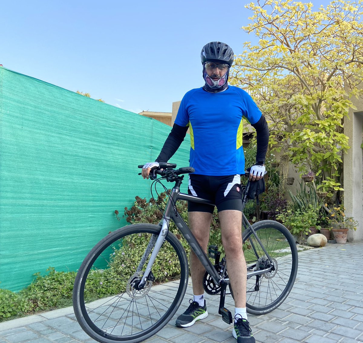 DrJMughal's tweet image. #tuesdayride on my @bikeonscott #matrix3 #urbanbike - 30km
🚴

#morningmotivation #surgeonlife #fitnessfirst #bikelife