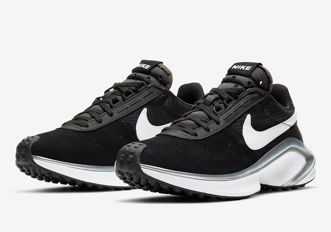 eqsneakerstore's tweet photo. Introducing The Nike D/MS/X Waffle π₯π₯
Available now βΌοΈ
Dm to purchase.
#mpaboagh #SneakerNyame #Nike https://t.co/aKxgLDsPUv