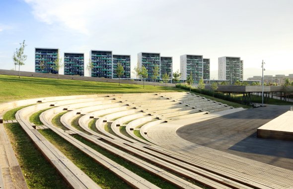 ManuelRevilla57's tweet image. Edificio Villamarina
Barcelona, 2009

Batlle i Roig Arquitectes rediseñó el sector Vilamarina en la ciudad de Viladecans, dividido por varios cauces de agua.

#DimartsUrbans

noticias.arq.com.mx/Detalles/14459…