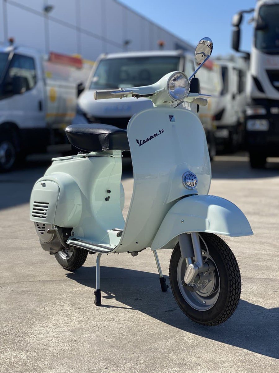 What about electrify this lovely #Vespa50?⚡❤

#electricvespa #electricvespa50 #newtronvespa50 #retrofit