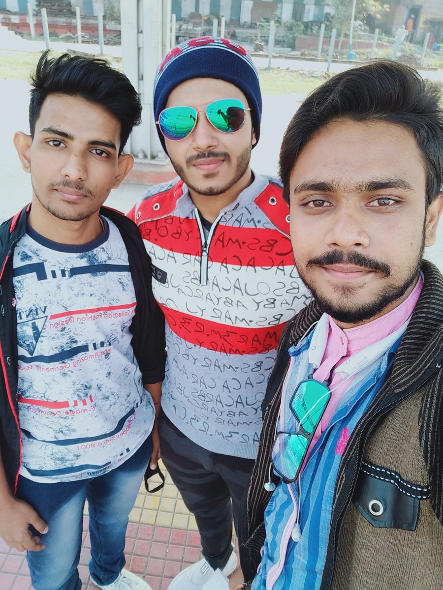 KingKunal05's tweet photo. The Day started up with my near and dear ones...❤️😍😘 #KunalMukherjee #friendshipgoals #Friendsforever #Pleasedofollowme #Followforfollowback👍🏻😌 #Freshmood #Coolmoods #Smilingalways https://t.co/VcOenQJaMj