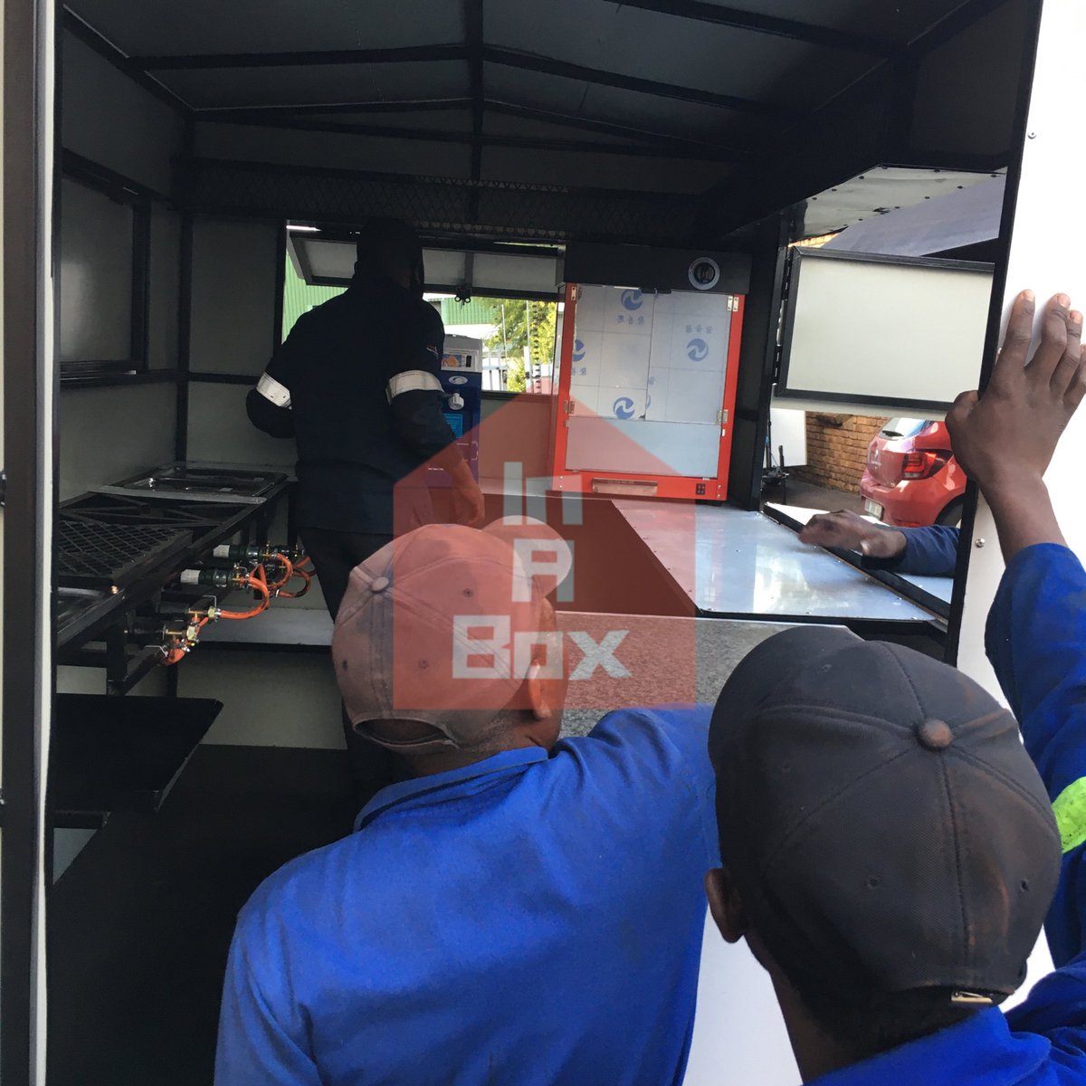 mobiletrailersA's tweet photo. #GPSOPA21 we are a bunch of unemployed graduates who make and manufacture mobile kitchen trailers. Our kitchens start at 21000 
WhatsApp or call us on 062 465 8429 📍12 vervoer street kya sands jhb https://t.co/rbXx1Cgk9b