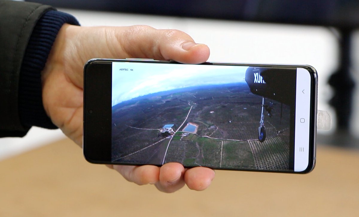 VodafoneEmpresa's tweet photo. Así mejora @guardiacivil la vigilancia y seguridad de zonas rurales o de difícil acceso, gracias a drones conectados con nuestro #5G y tecnología @AERTECsolutions

Orgullosos de impulsar #Piloto5GAndalucía con @_minecogob @redpuntoes y @HuaweiSpain 

➡️ https://t.co/re57nHuRQC https://t.co/GubOOzsk7v