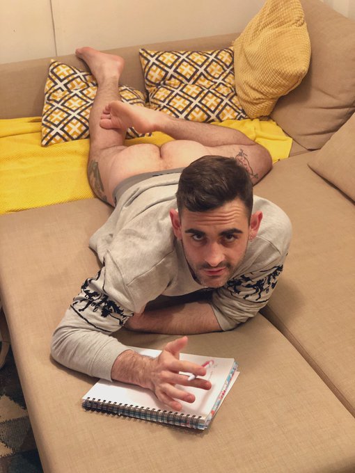 &ldquo;I&rsquo;m a writer&rdquo; https://t.co/eaHOFncuSf