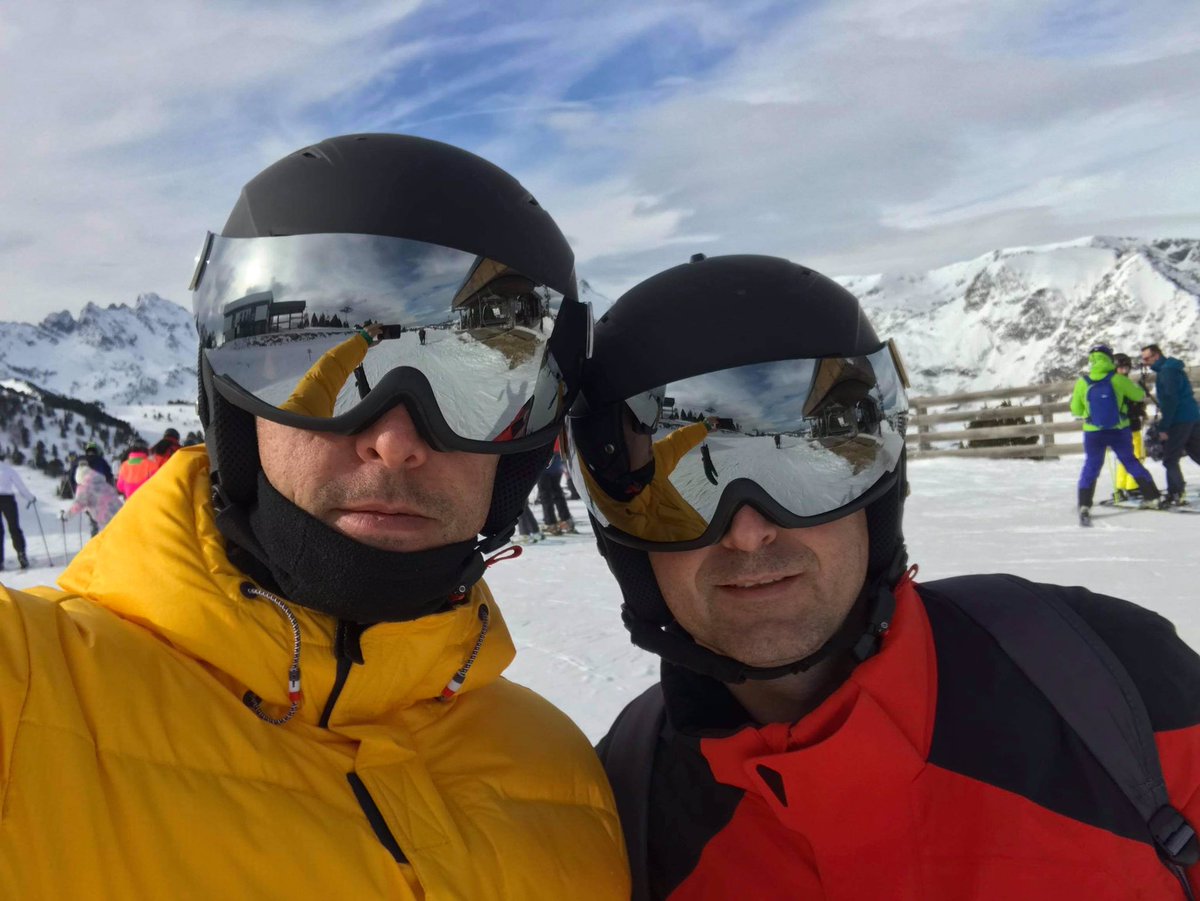 Découvrez "Instant Crush (feat. Julian Casablancas)" de Daft Punk, Julian Casablancas sur Deezer
deezer.page.link/MymMV2vYV24UCn…