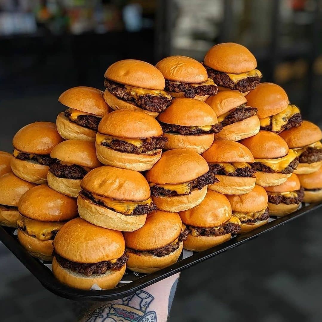 RibeyeClub's tweet photo. How many are there?😍🍔
👇👇👇👇👇

#burger
#healthy #meats #organic #freerange #ribeyeclub #steak #eat #carne #parilla 
#meatlove #foodie  #wantbeef #ribeyeclub #steaklove #yum  #limassol #nicosia #cyprus #asado
#foodphotography #стейк #гурман
#мясо #Кипр https://t.co/2Xyszq0VVE