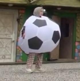 KYSFILE's tweet image. this genre of soccer ball yeosang 🙁