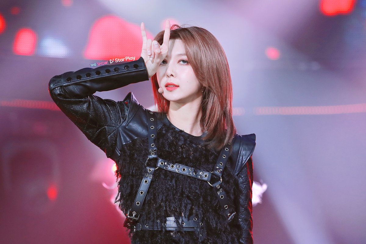 STARPLAY_World's tweet photo. 📻[#STARPLAY] SP72.5Mhz #SPDIO _210223📻

❤️Song of the Day❤️
<#Dreamcatcher - Scream>

"슬퍼하지 마라 No more No more No more
날 위해 No more No more No more"

@hf_dreamcatcher #JIU #SUA #SIYEON #YOOHYEON #DAMI #HANDONG #GAHYEON #gleammedia https://t.co/UgElbKptoV
