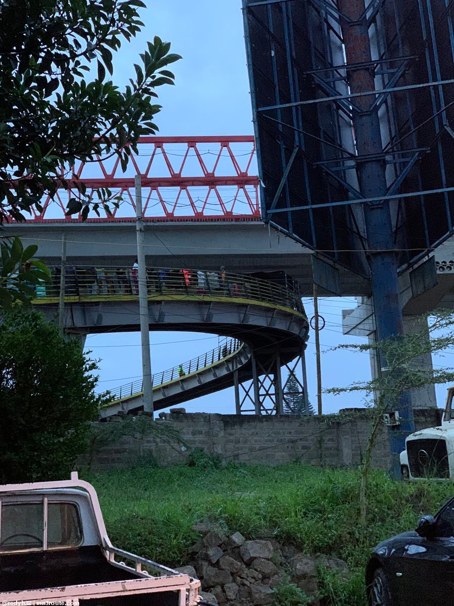 a3Route's tweet photo. 10:24 To all those that were asking how things were going to be at the Bellevue footbridge.  https://t.co/4JCGL3fy5U via @redyh32