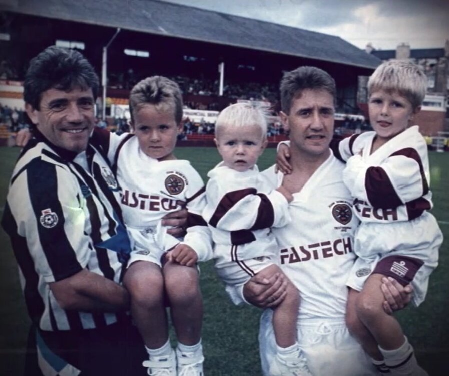 PictureThis Scotland on Twitter: "Kevin Keegan and John Robertson at  Tynecastle for John Robertson's testimonial, Hearts v Newcastle Utd. (1992)  https://t.co/AP7EfS0W1E" / Twitter