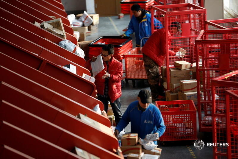From @Breakingviews: JD is offering a peek into the engine that powers Chinese e-commerce. The $160 billion web retailer is spinning off its logistics operations in a Hong Kong listing. Investors will be keen, writes @mak_robyn https://t.co/HgfHiowPob https://t.co/FhivWU9jVD