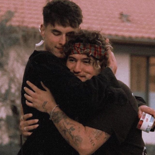 esnyamber's tweet photo. kian &amp; jc have changed my life. there’s nothing  i would change from that.  thank you for everything. 
@KianLawley @jccaylen https://t.co/SWRF2x1Mu9