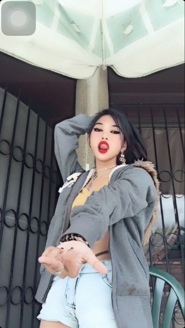 marijunakids's tweet photo. one good look 4 a whole month &amp; back to being a frog 🥰😩😩🥰 @jansel_jean https://t.co/zONOn2awFc