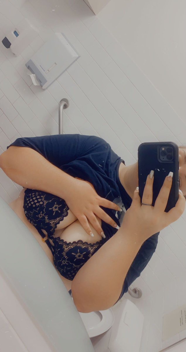 sjprivate69's tweet photo. Sneaky selfie while I wait to see the doctor new video of me playing with myself in the bathroom https://t.co/0LA5oaG3Tm https://t.co/sHkWNskYJo